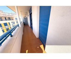 Apartamento muy soleado, para entrar a vivir, cerca de la avenida catalunya y mercadona