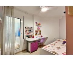 Presentem aquest magnífic pis de 3 habitacions situat a la preciosa urbanització Tirant lo Blanc