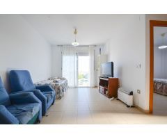 Piso con balcón, piscina comunitaria y plaza de parking