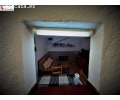 MAGNÍFICA FINCA EN VENTA CERCA DE LA POBLACION DE LAMPOLLA