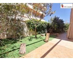 BONITO ADOSADO ESQUINERO CON GRAN JARDÍN