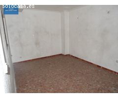 SE VENDE O ALQUILA LOCAL COMERCIAL EN ELCHE CERCA DE LA PLAZA OBISPO SIURI