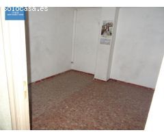 SE VENDE O ALQUILA LOCAL COMERCIAL EN ELCHE CERCA DE LA PLAZA OBISPO SIURI