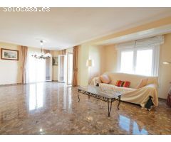 PISO MUY AMPLIO CON PARQUING