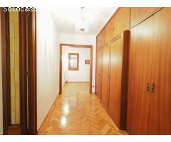 PISO MUY AMPLIO CON PARQUING