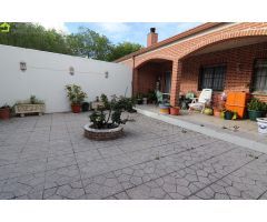 Casa con Patio y garaje en Santo Domingo de las Posadas, Ávila.