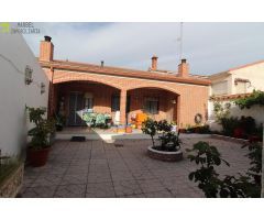 Casa con Patio y garaje en Santo Domingo de las Posadas, Ávila.