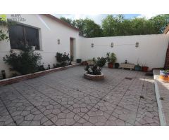 Casa con Patio y garaje en Santo Domingo de las Posadas, Ávila.