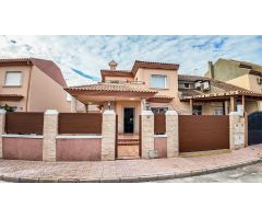 CHALET PAREADO CON PISCINA EN SANTIAGO DE LA RIBERA