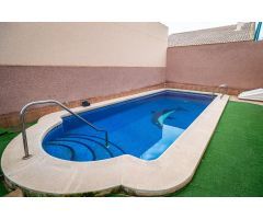 CHALET PAREADO CON PISCINA EN SANTIAGO DE LA RIBERA