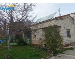 OPORTUNIDAD DE VIVIR EN UN CHALET CON TERRENO Y NAVE,  EN ARANDA