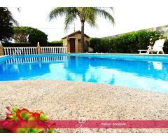 CHALET EN PARCELA SEGRAGADA CON PISCINA - ZONA LAS VEGETAS – CHICLANA DE LA FRONTERA