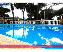 CHALET EN PARCELA SEGRAGADA CON PISCINA - ZONA LAS VEGETAS – CHICLANA DE LA FRONTERA