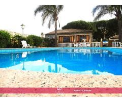 CHALET EN PARCELA SEGRAGADA CON PISCINA - ZONA LAS VEGETAS – CHICLANA DE LA FRONTERA