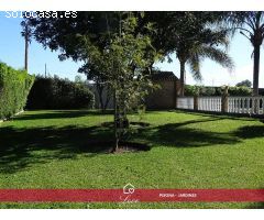 CHALET EN PARCELA SEGRAGADA CON PISCINA - ZONA LAS VEGETAS – CHICLANA DE LA FRONTERA