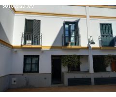 ESTUPENDO ADOSADO TOTALMENTE AMUEBLADO EN ZONA CENTRO