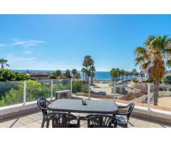 VILLA DE LUJO CON VISTAS AL MAR A 50 METROS DE LA PLAYA!