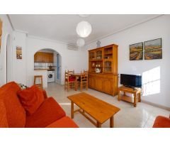 CHALET ADOSADO CON PARCELA DE 124M2 EN ESQUINA Y SOLARIUM PRIVADO!