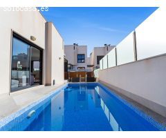 VILLA CON PISCINA PRIVADA EN AGUAS NUEVAS!