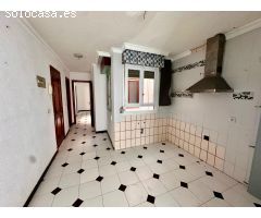 ATICO DE DOS DORMITORIOS A 70 METROS DEL PASEO MARITIMO!! PARA REFORMAR!!