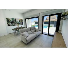 Villa en Venta en Pilar de la Horadada, Alicante