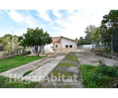 CHALET REFORMADO CON TERRAZA, PISCINA, BARBACOA Y PARKING