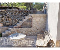 CHALET RÚSTICO CON PISCINA PRIVADA, TERRAZA Y PARCELA