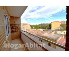 SEMINUEVO Y AMPLIO CON GARAJE, BALCÓN Y 2 TRASTEROS