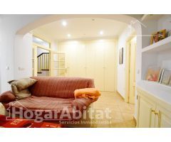 ESPECTACULAR CASA CON TERRAZA Y TRASTERO, EN EL CENTRO
