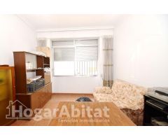 AMPLIA Y LUMINOSA CASA ESQUINERA CON TERRAZA, BALCÓN Y GARAJE