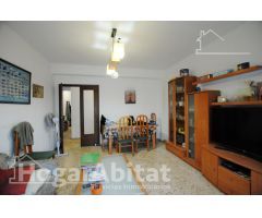 ¡GRAN OPORTUNIDAD! EXTERIOR EN BUEN ESTADO CON BALCÓN Y BALCÓN