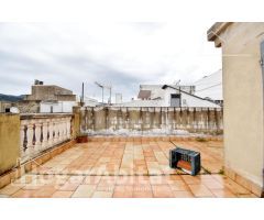 AMLIA CASA CON TERRAZA Y PATIO