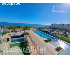 IMPRESIONANTE ÁTICO TOTALMENTE NUEVO A ESTRENAR CON PISCINA, GARAJE Y VISTAS AL MAR