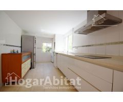 CHALET CON GARAJE Y 3 TERRAZAS  JUNTO A LA PLAYA
