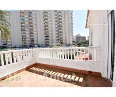 CHALET CON GARAJE Y 3 TERRAZAS  JUNTO A LA PLAYA