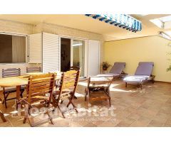 EXTERIOR CON PISCINA, GARAJE Y TERRAZA JUNTO A LA PLAYA