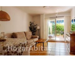 EXTERIOR CON PISCINA, GARAJE Y TERRAZA JUNTO A LA PLAYA