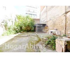 AMPLIA CASA CON TERRAZA Y BALCÓN, CERCA DE LA AV DEL GRAU Y DEL CENTRO