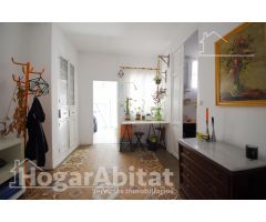 AMPLIA CASA CON TERRAZA Y BALCÓN, CERCA DE LA AV DEL GRAU Y DEL CENTRO