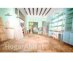 GRAN CASA PARA HACER A TU HOGAR DE SUEÑO  EN PLENO DE CENTRO