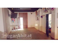 AMPLIA CASA LUMINOSA CON GARAJE, DOS TERRAZAS Y TRASTERO, EN EL CENTRO