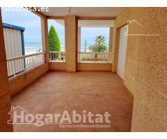 ¡A ESTRENAR! EN PRIMERA LÍNEA DE PLAYA, CON VISTAS AL MAR, PISCINA Y GARAJE