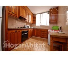 GRAN CASA CON GARAJE, TERRAZA Y LOCAL COMERCIAL