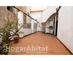 GRAN CASA CON GARAJE, TERRAZA Y LOCAL COMERCIAL