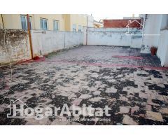 GRAN CASA EN EL CENTRO CON ESPACIOSA TERRAZA