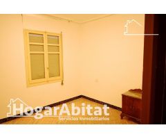 GRAN CASA EN EL CENTRO CON ESPACIOSA TERRAZA