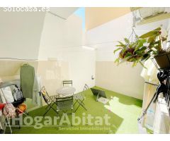 CASA ESQUINERA AMPLIA Y LUMINOSA CON TERRAZA Y BALCÓN