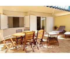EXTERIOR CON PISCINA, GARAJE Y TERRAZA JUNTO A LA PLAYA