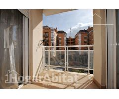 EXTERIOR Y MUY LUMINOSO CON TERRAZA Y GARAJE EN EL CENTRO
