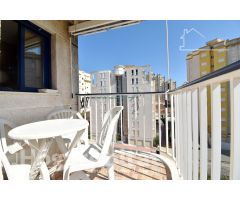 SEMINUEVO CON TERRAZA, GARAJE Y PISCINA CERCA DE LA PLAYA
